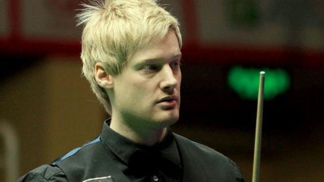 律框架内 律框架内