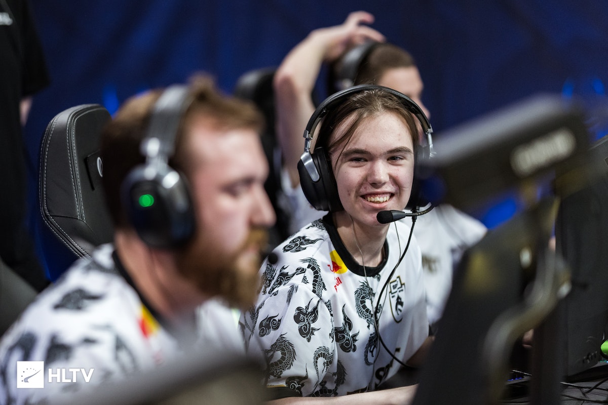 与国际球迷 与国际球迷